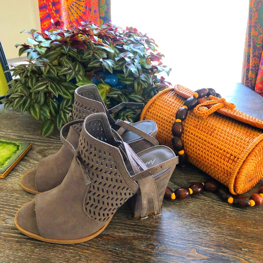 Gray size 9 heels